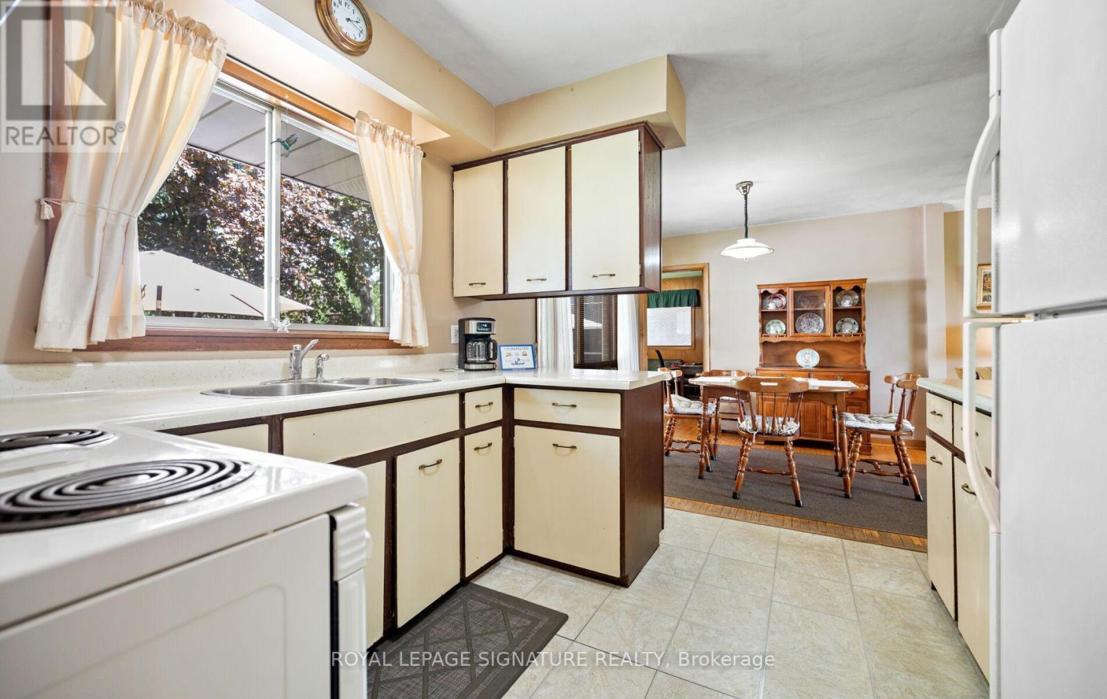 2585 Jarvis Street, Mississauga, Ontario  L5C 2P9 - Photo 15 - W13195192