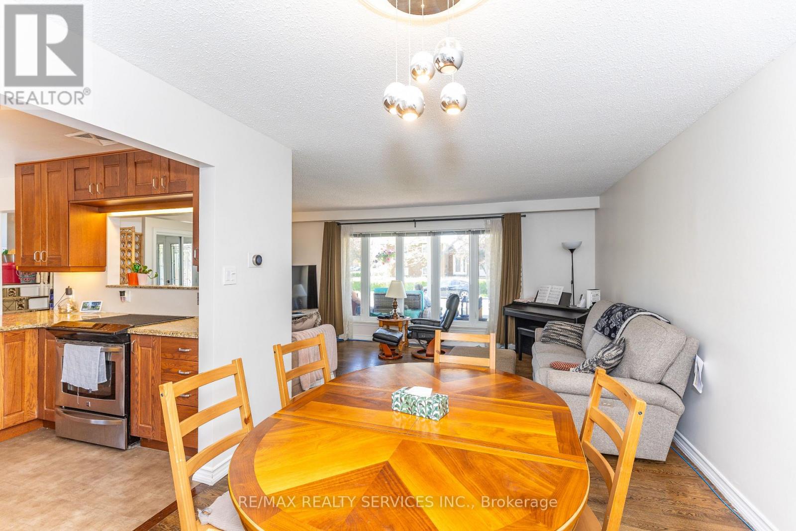 84 Marchbank Crescent, Brampton, Ontario  L6S 3B1 - Photo 15 - W13195298