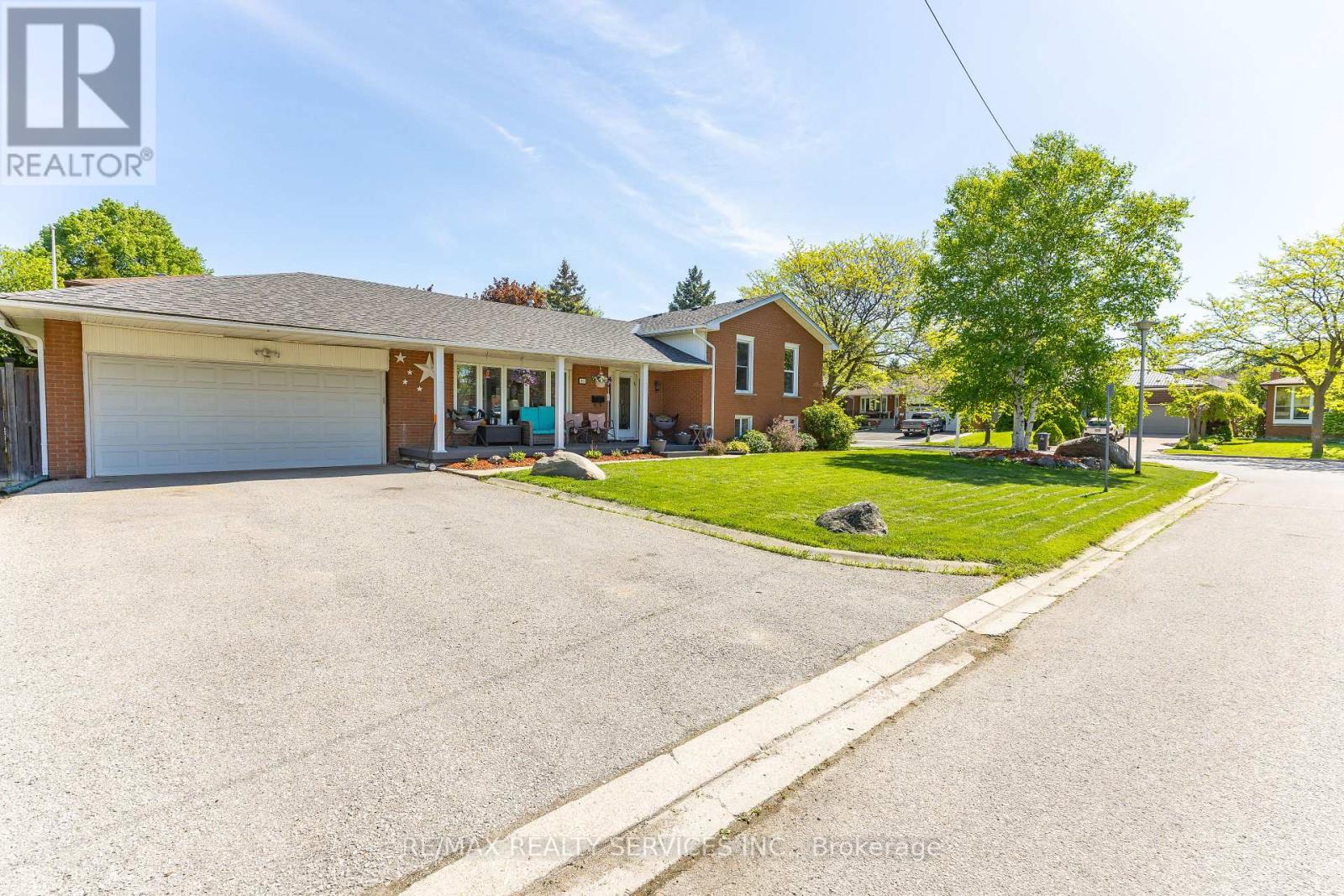 84 Marchbank Crescent, Brampton, Ontario  L6S 3B1 - Photo 2 - W13195298