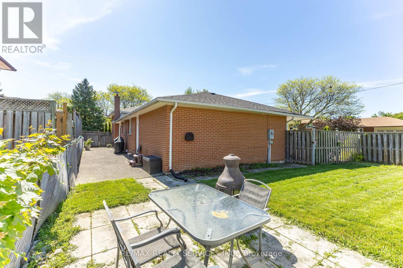 84 Marchbank Crescent, Brampton, Ontario  L6S 3B1 - Photo 5 - W13195298