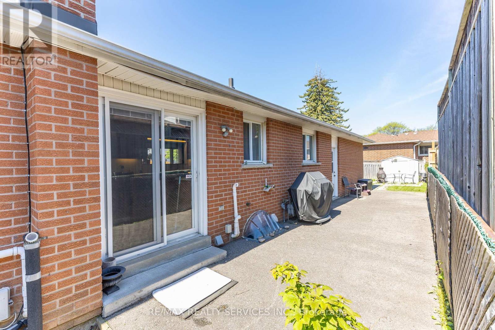 84 Marchbank Crescent, Brampton, Ontario  L6S 3B1 - Photo 6 - W13195298