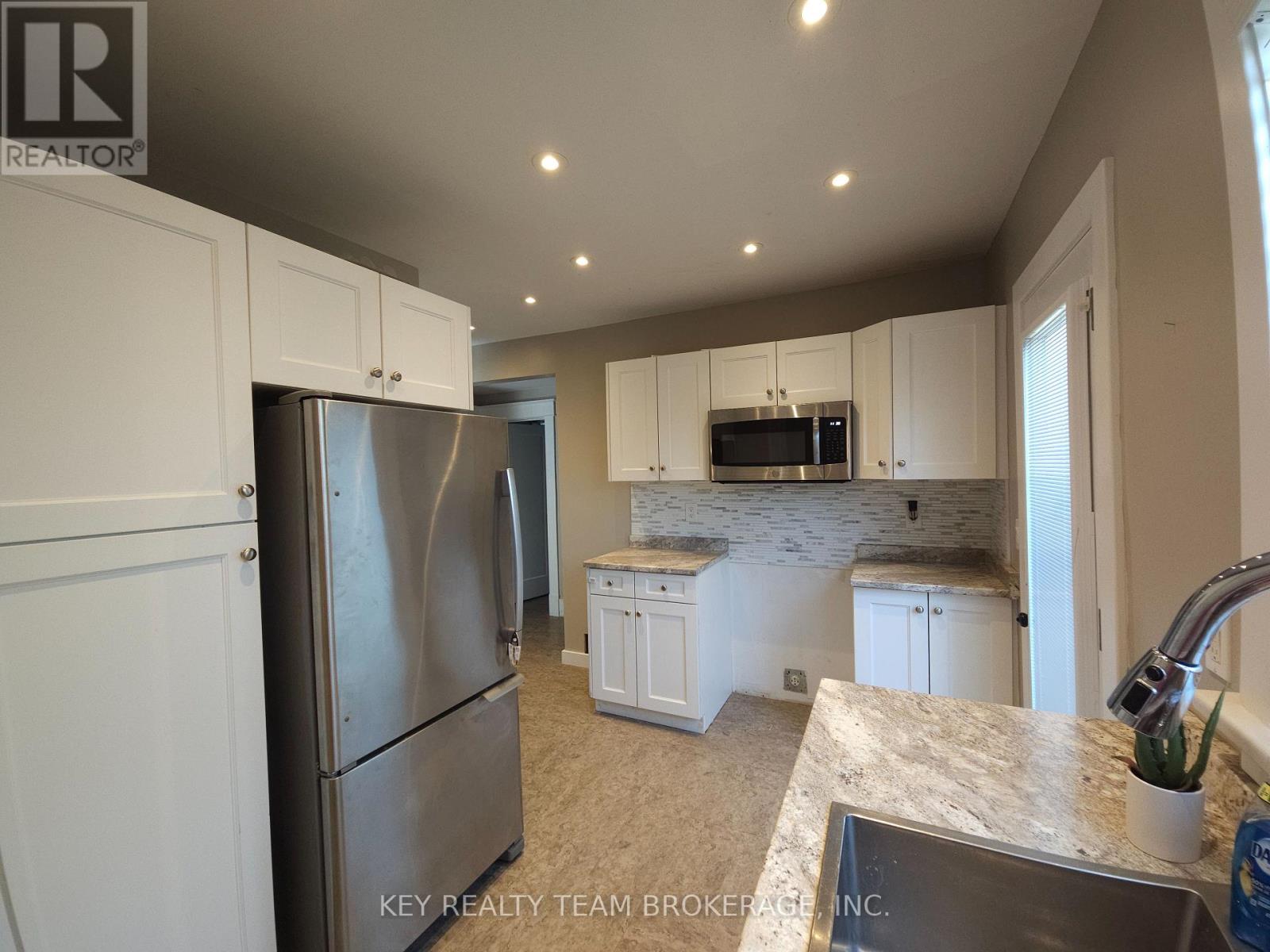 5169 Bridge Street, Niagara Falls, Ontario L2E 2T2 - Photo 12 - X12864852
