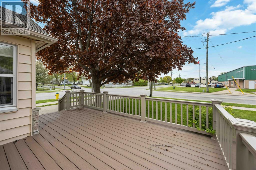 666 Devine Street, Sarnia, Ontario  N7T 1W8 - Photo 6 - 26011908