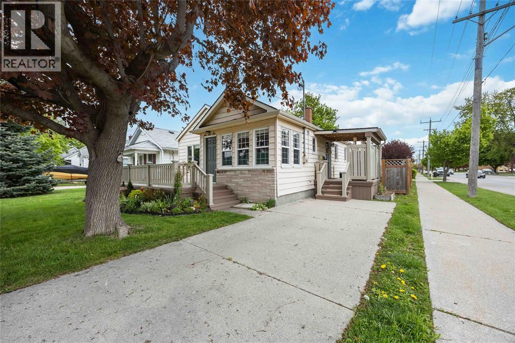 666 Devine Street, Sarnia, Ontario  N7T 1W8 - Photo 4 - 26011908