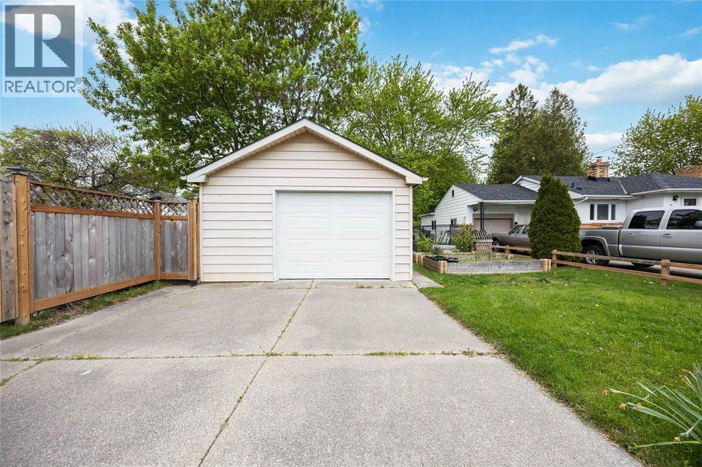 666 Devine Street, Sarnia, Ontario  N7T 1W8 - Photo 32 - 26011908