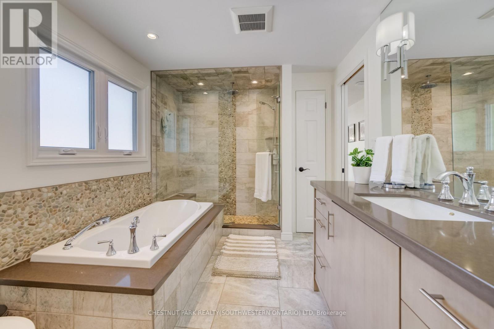 295 Oprington Place, Kitchener, Ontario  N2N 3P3 - Photo 28 - X13194158