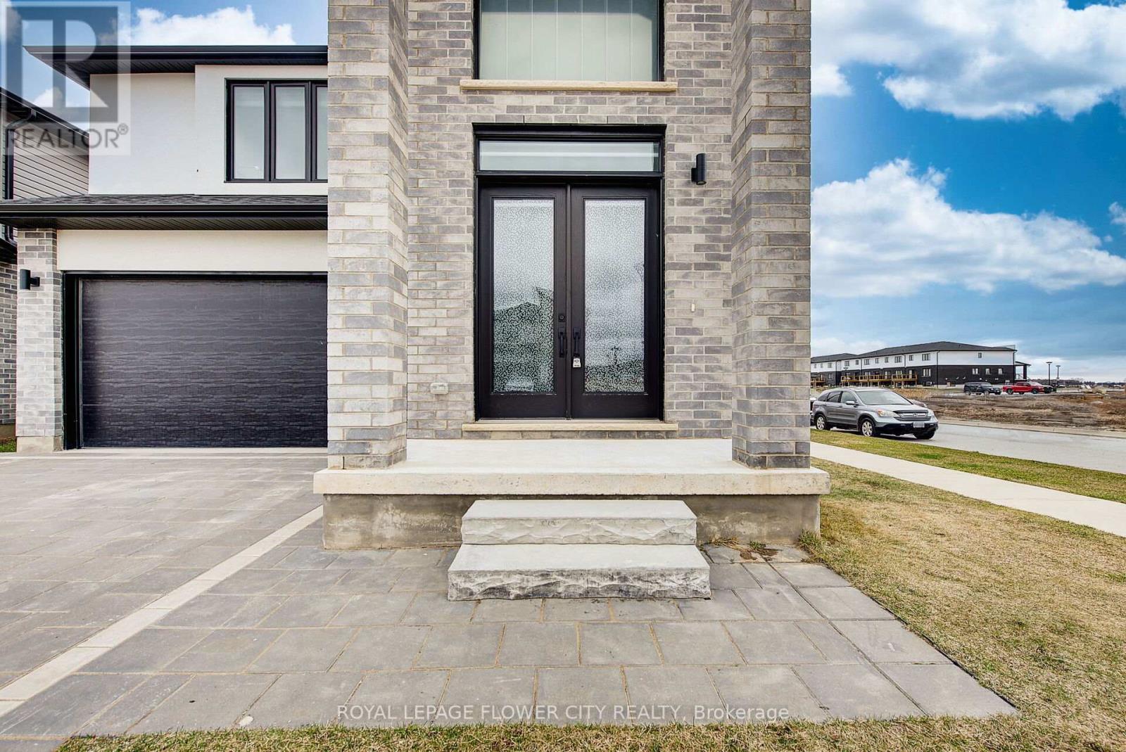 3817 Ayrshire Avenue, London South, Ontario  L6S 0E2 - Photo 3 - X13195338
