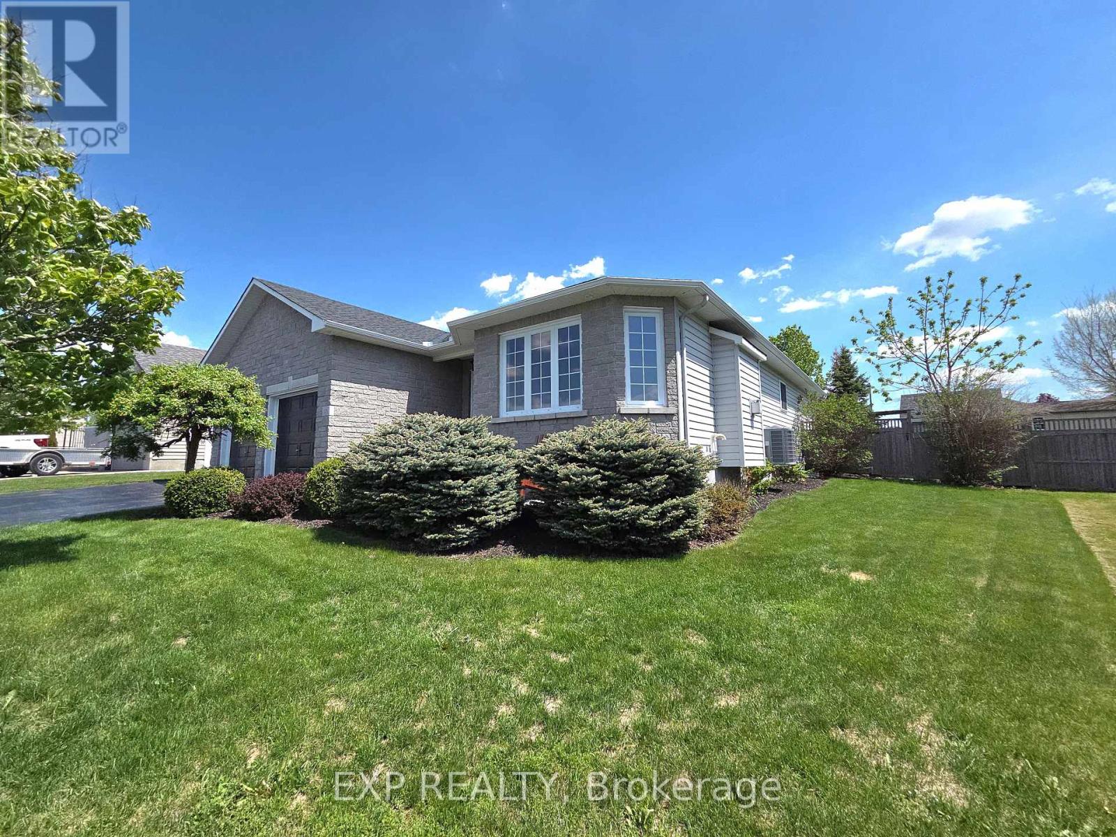 126 METCALFE DRIVE, Mississippi Mills, Ontario