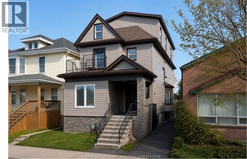 446 Wyandotte Street West, Windsor, Ontario  N9A 5X4 - Photo 2 - 26012134