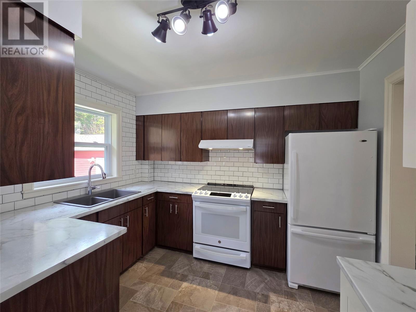 148 West Valley Road, Corner Brook, Newfoundland & Labrador  A2H 2X9 - Photo 5 - 1298148