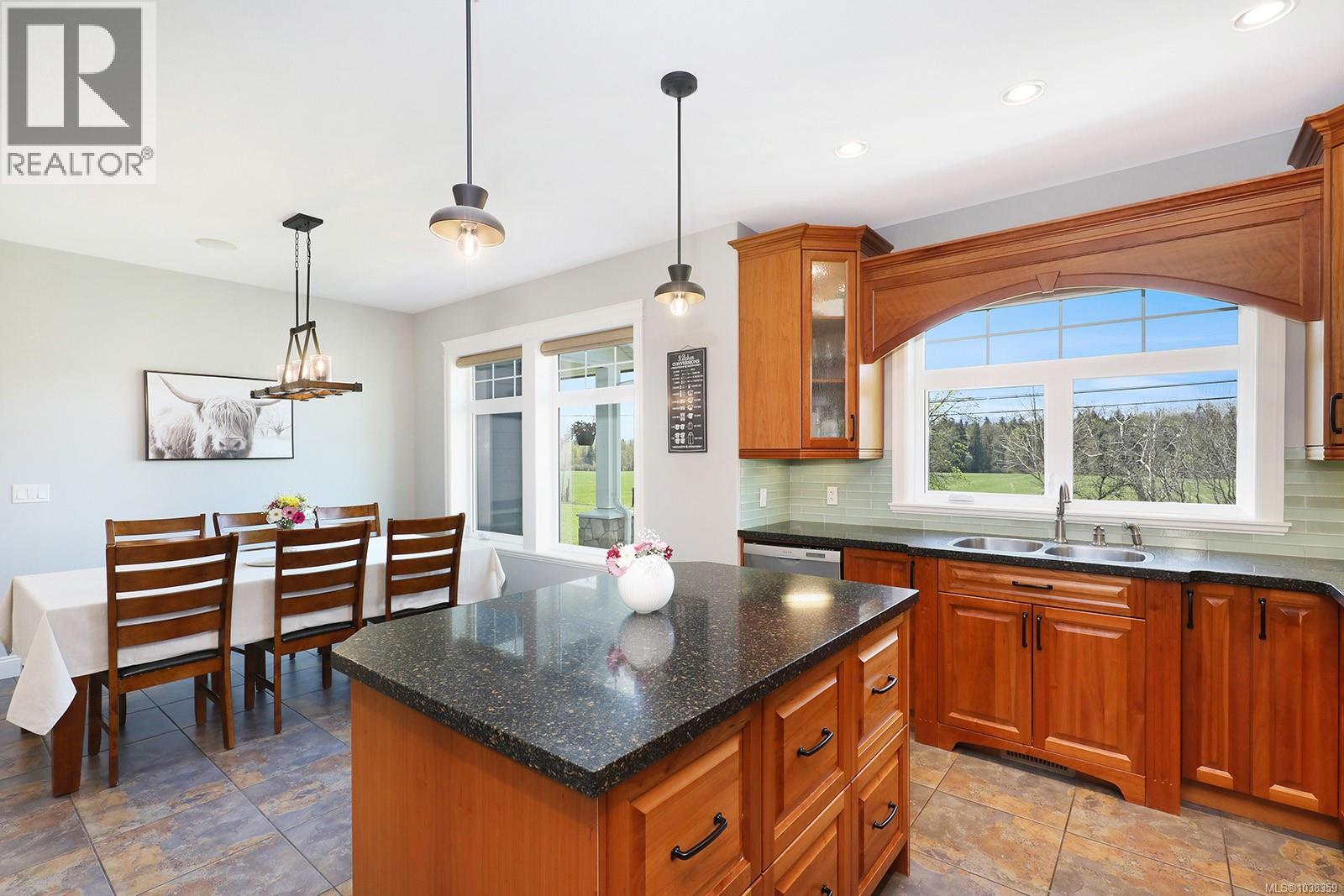 2495 Graham Rd, Courtenay, British Columbia  V9J 1T4 - Photo 7 - 1038359