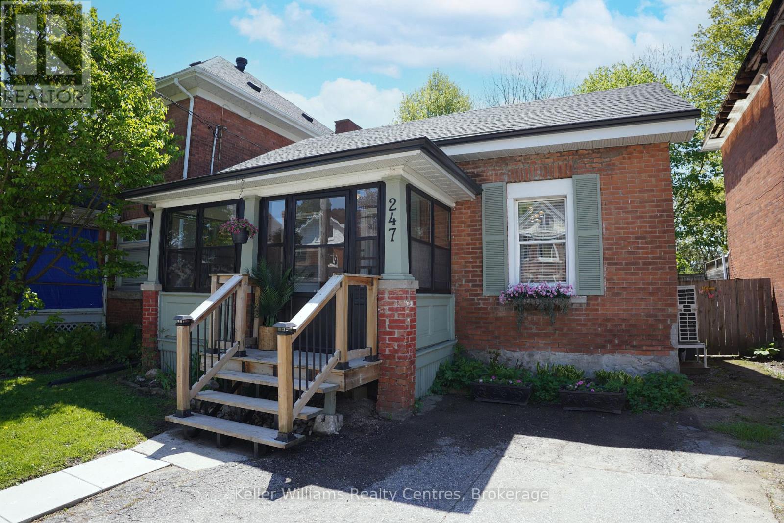 247 6TH STREET E, Owen Sound, Ontario