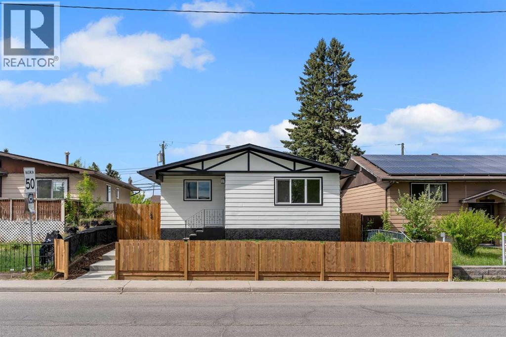 3640 Dover Ridge Drive Se, Calgary, Alberta  T2B 2B4 - Photo 4 - A2315124