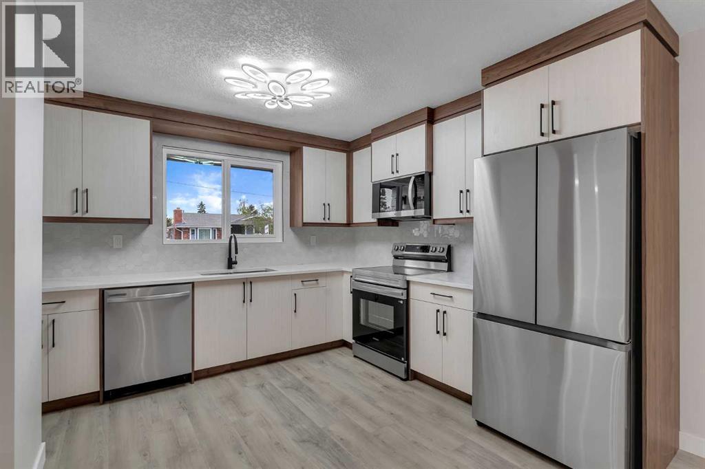 3640 Dover Ridge Drive Se, Calgary, Alberta  T2B 2B4 - Photo 8 - A2315124