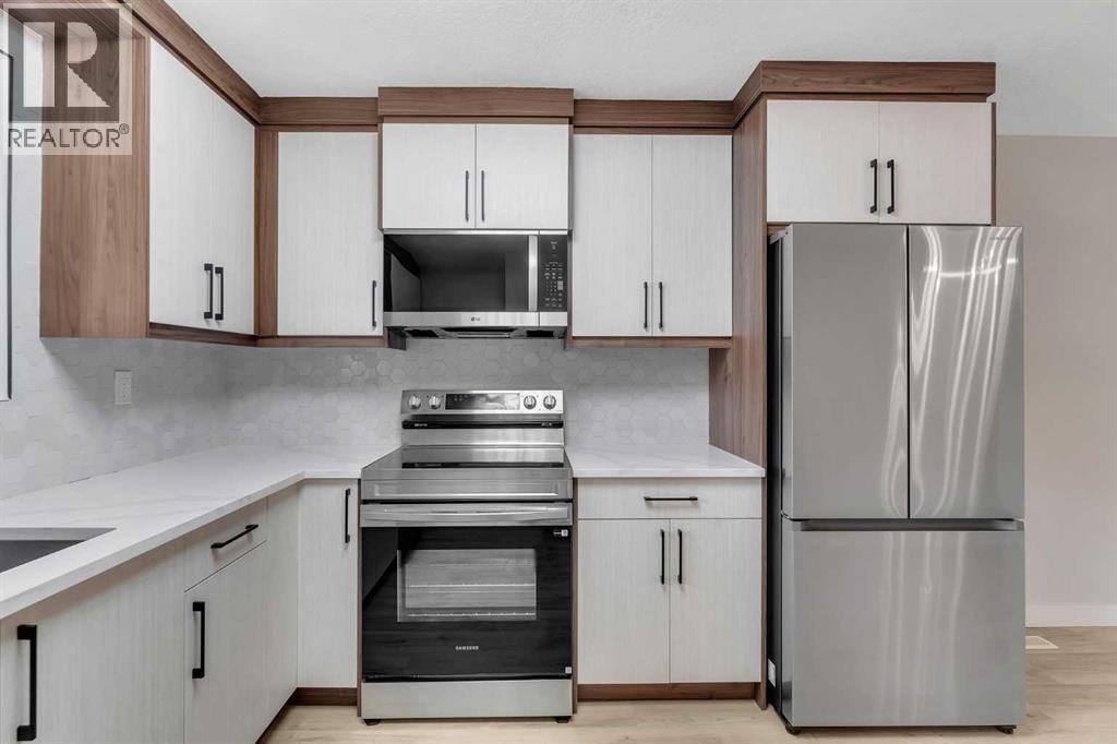 3640 Dover Ridge Drive Se, Calgary, Alberta  T2B 2B4 - Photo 9 - A2315124