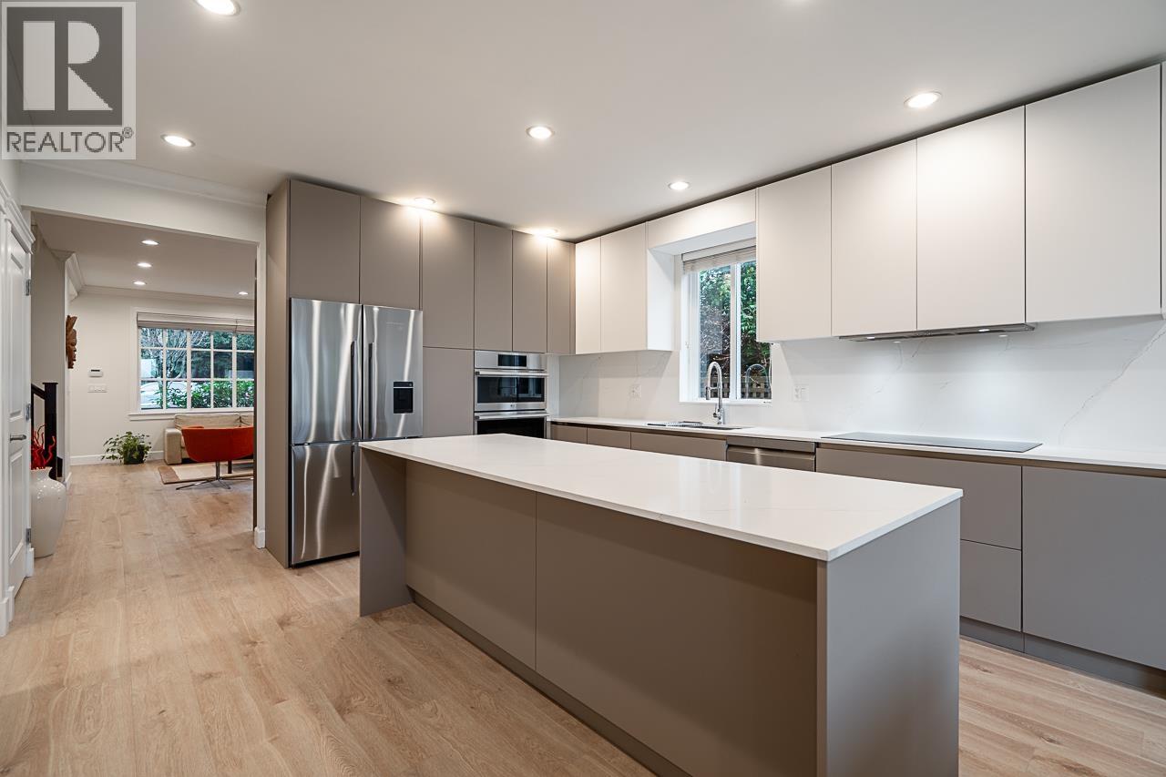 359 E 13th Street, North Vancouver, British Columbia  V7L 2L8 - Photo 11 - R3128591