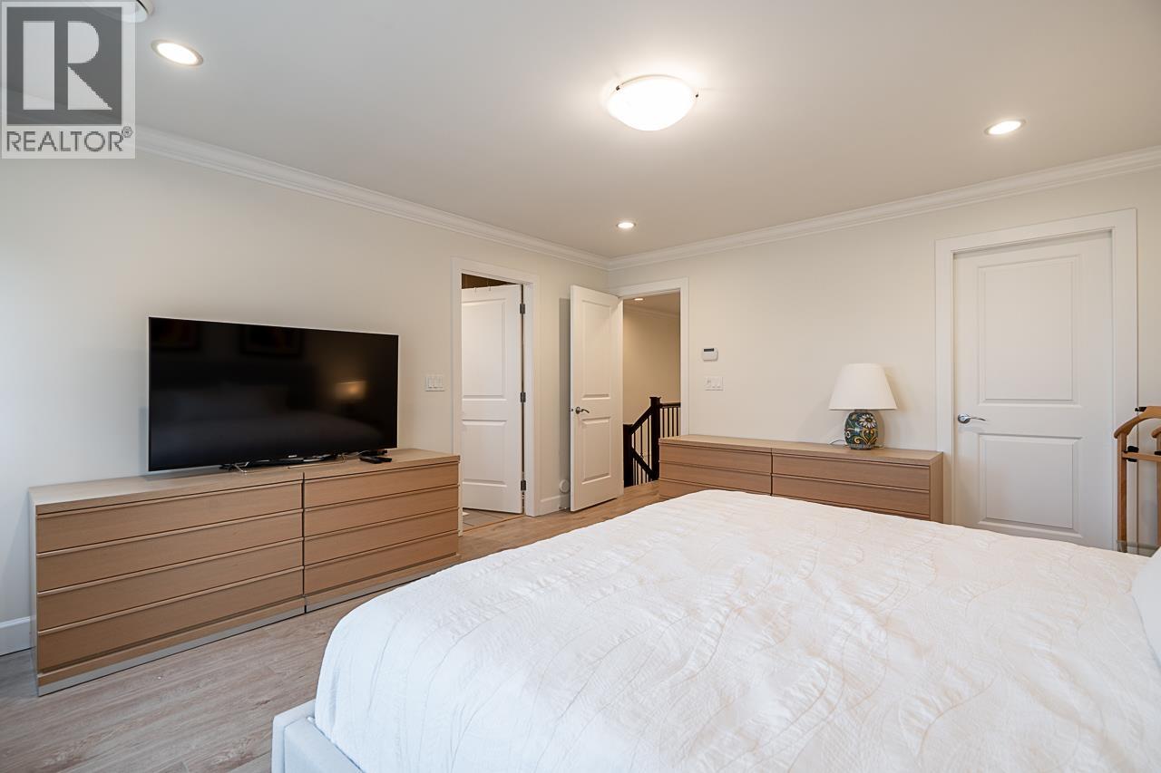 359 E 13th Street, North Vancouver, British Columbia  V7L 2L8 - Photo 17 - R3128591