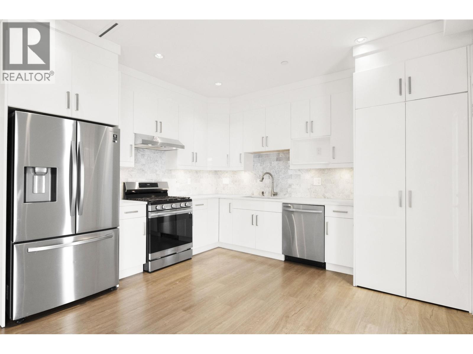 3128 Kings Avenue, Vancouver, British Columbia  V5R 4T4 - Photo 2 - R3128619
