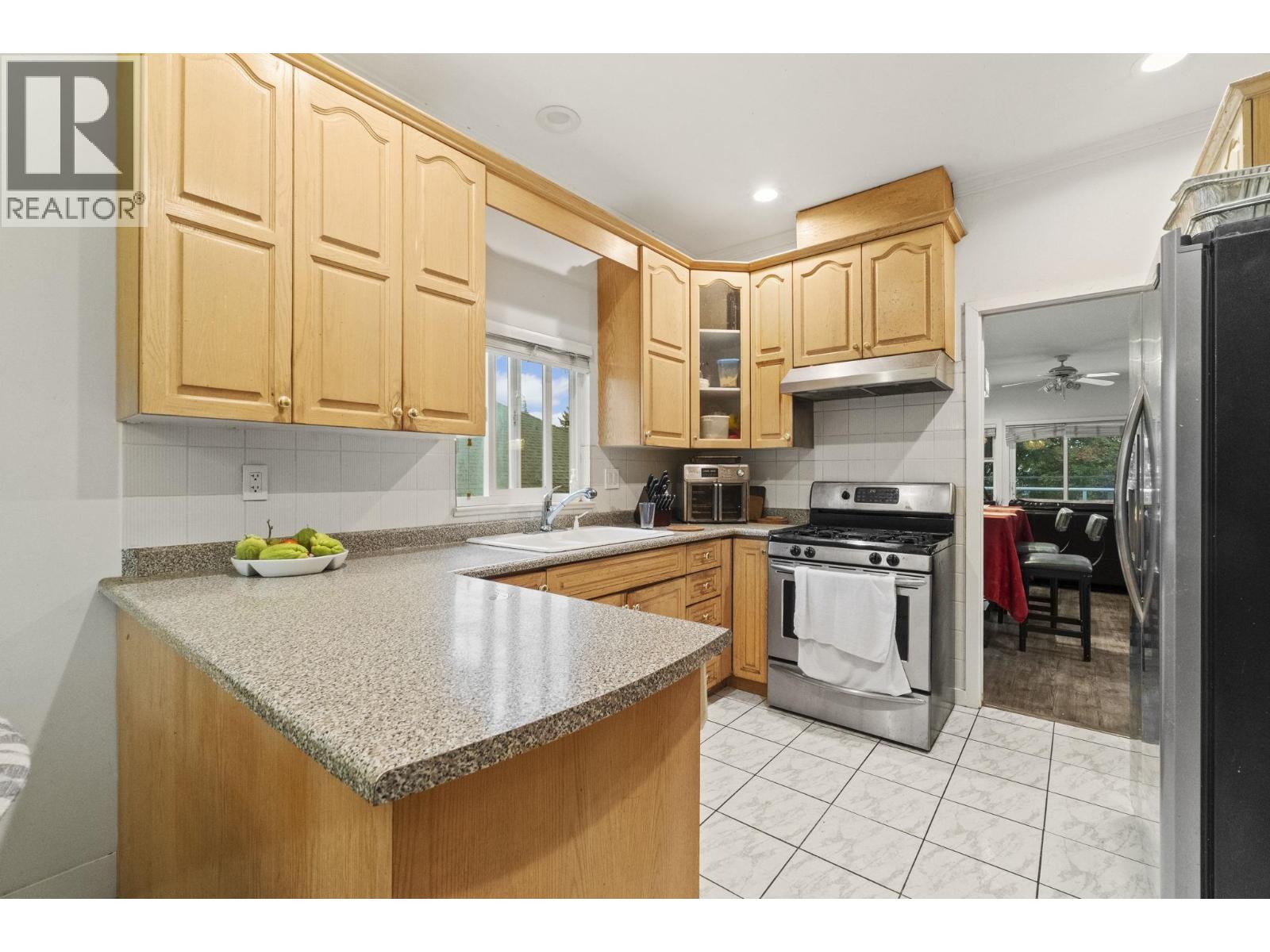 1405 Edinburgh Street, New Westminster, British Columbia  V3M 2W3 - Photo 11 - R3128587