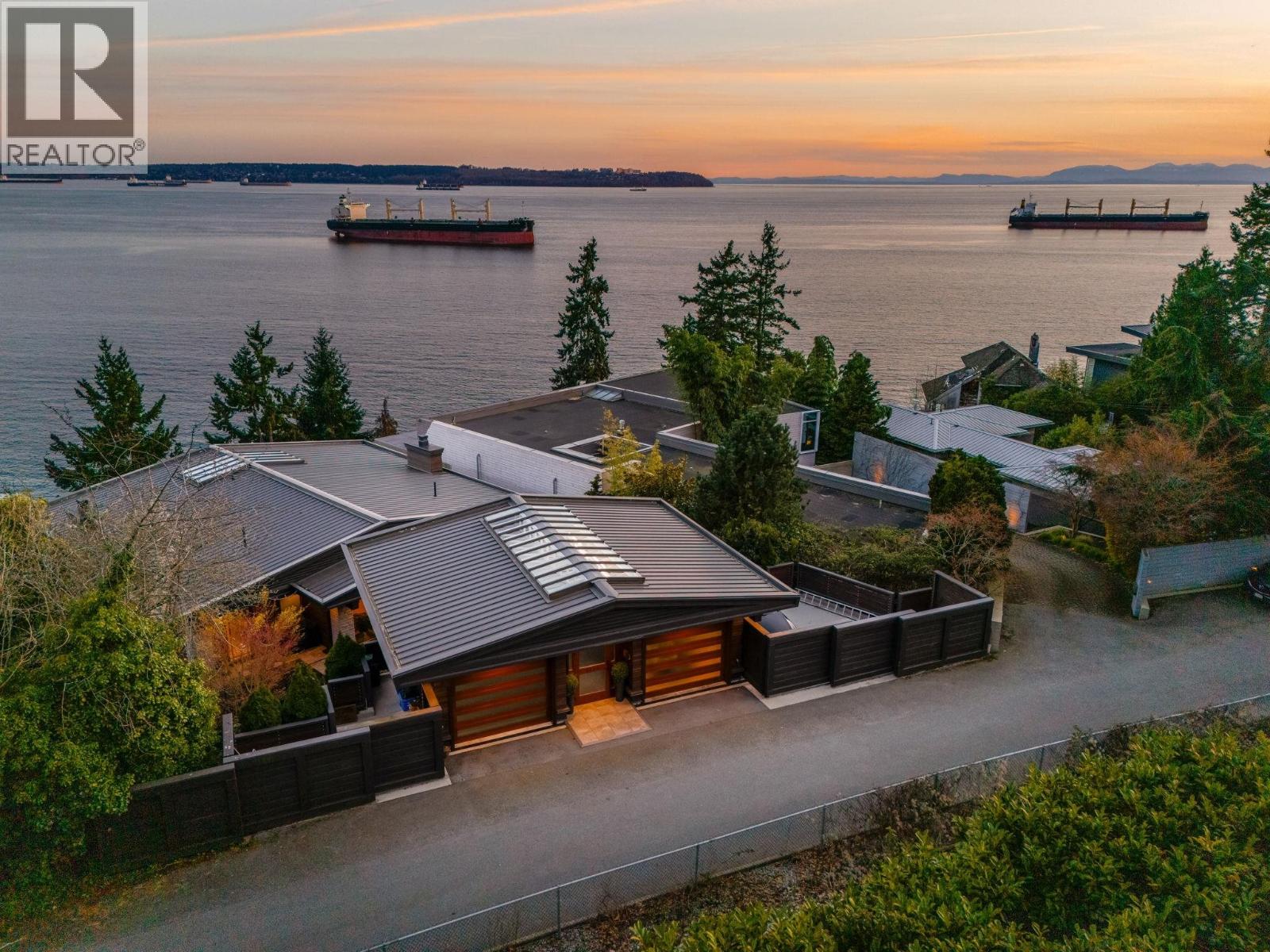 3673 Sunset Lane, West Vancouver, British Columbia  V7V 0A9 - Photo 1 - R3128612