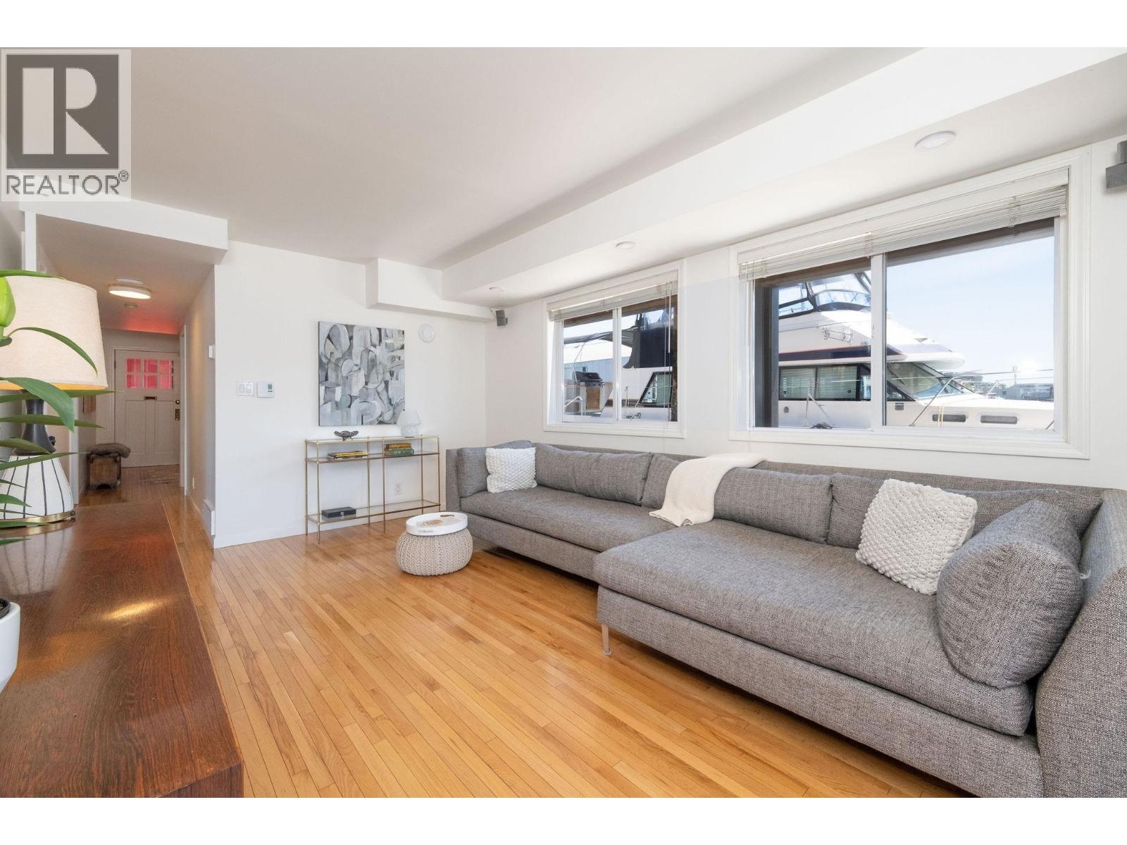 A27 415 W Esplanade Avenue, North Vancouver, British Columbia  V7M 1A6 - Photo 13 - R3128647