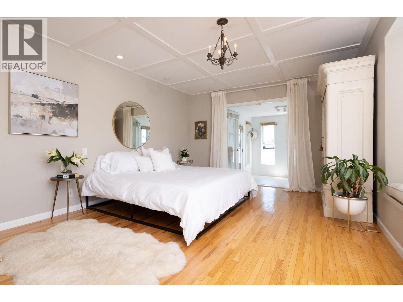 A27 415 W Esplanade Avenue, North Vancouver, British Columbia  V7M 1A6 - Photo 3 - R3128647