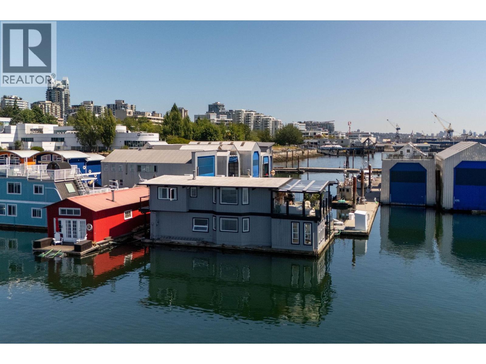 A27 415 W Esplanade Avenue, North Vancouver, British Columbia  V7M 1A6 - Photo 32 - R3128647