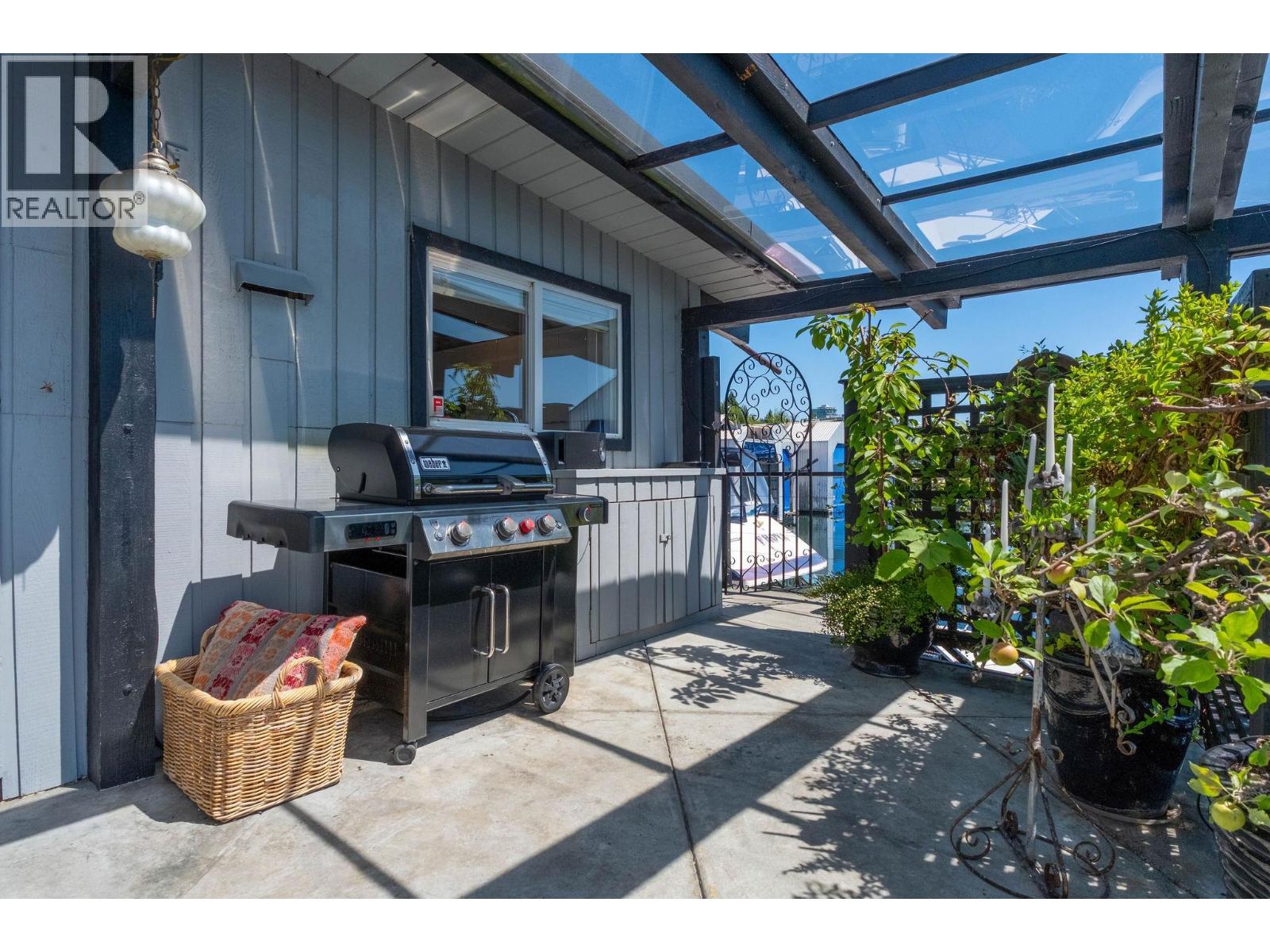 A27 415 W Esplanade Avenue, North Vancouver, British Columbia  V7M 1A6 - Photo 34 - R3128647