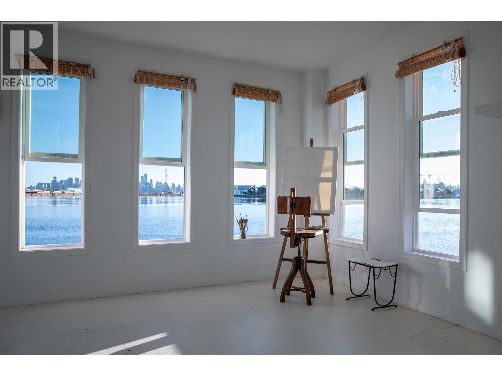 A27 415 W Esplanade Avenue, North Vancouver, British Columbia  V7M 1A6 - Photo 9 - R3128647