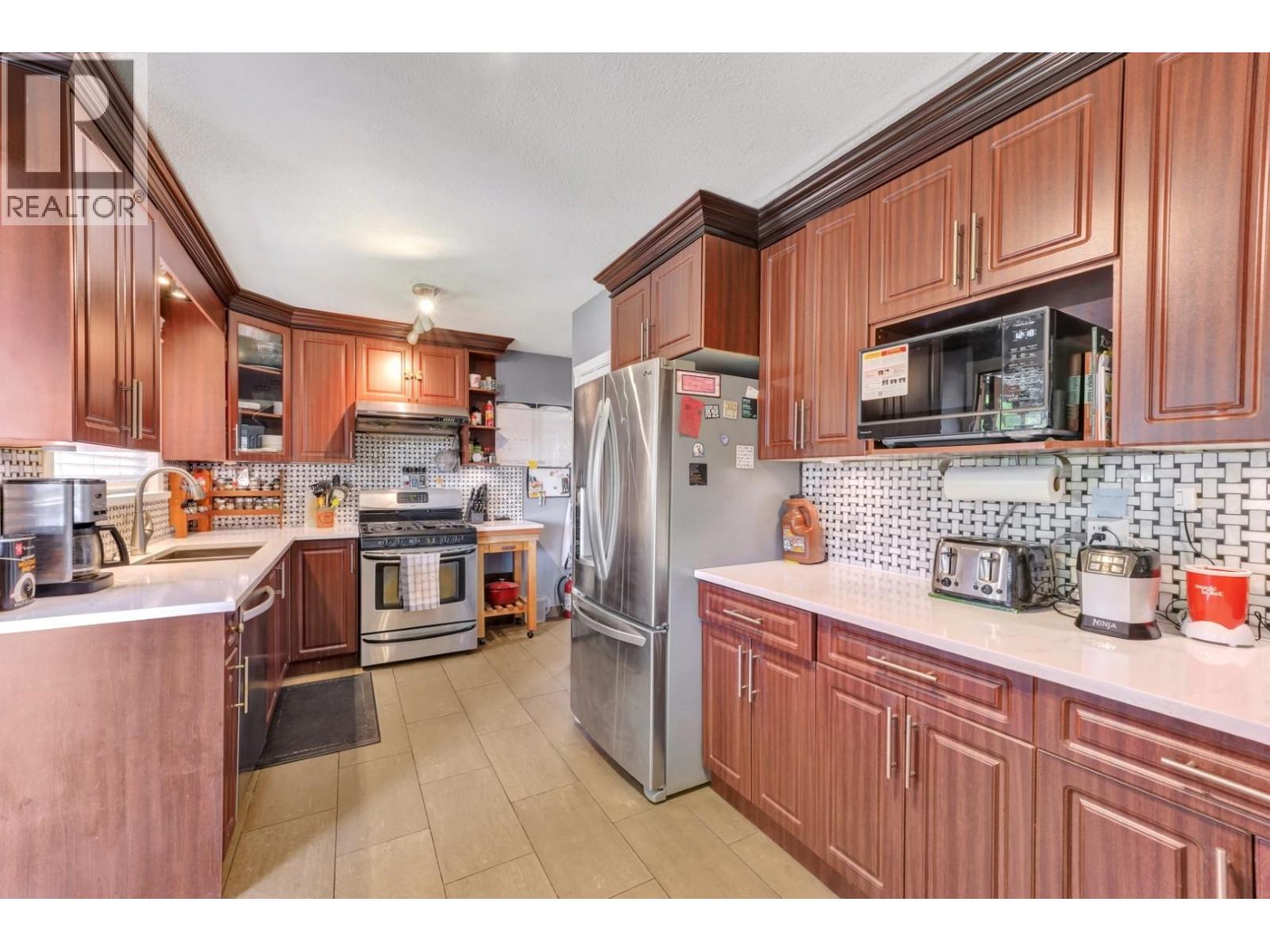 430 Montgomery Street, Coquitlam, British Columbia  V3K 5G6 - Photo 10 - R3128649