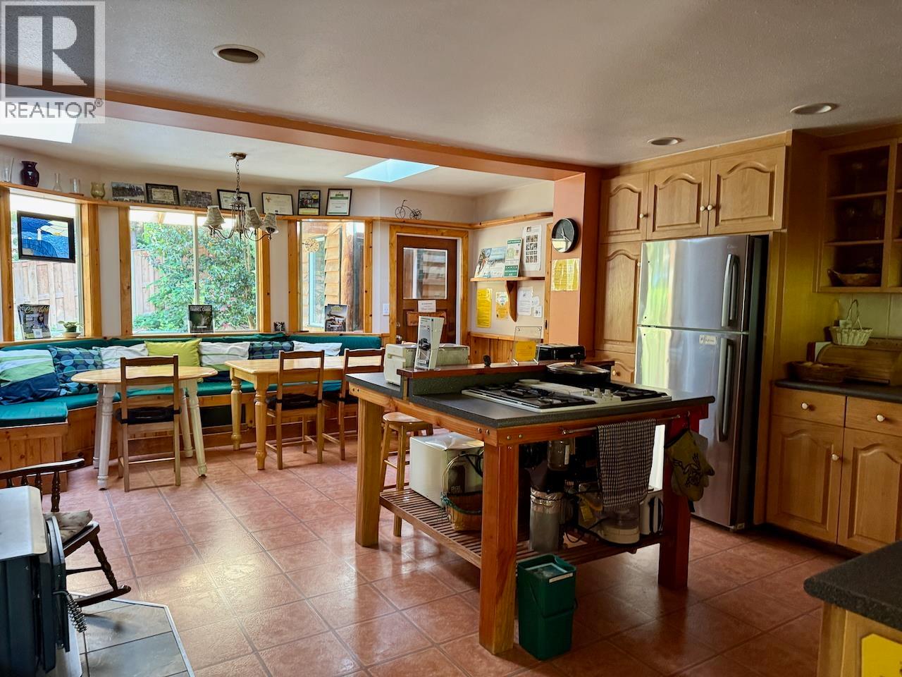 1261 Roberts Creek Road, Roberts Creek, British Columbia V0N 2W2 - Photo 15 - C8079065