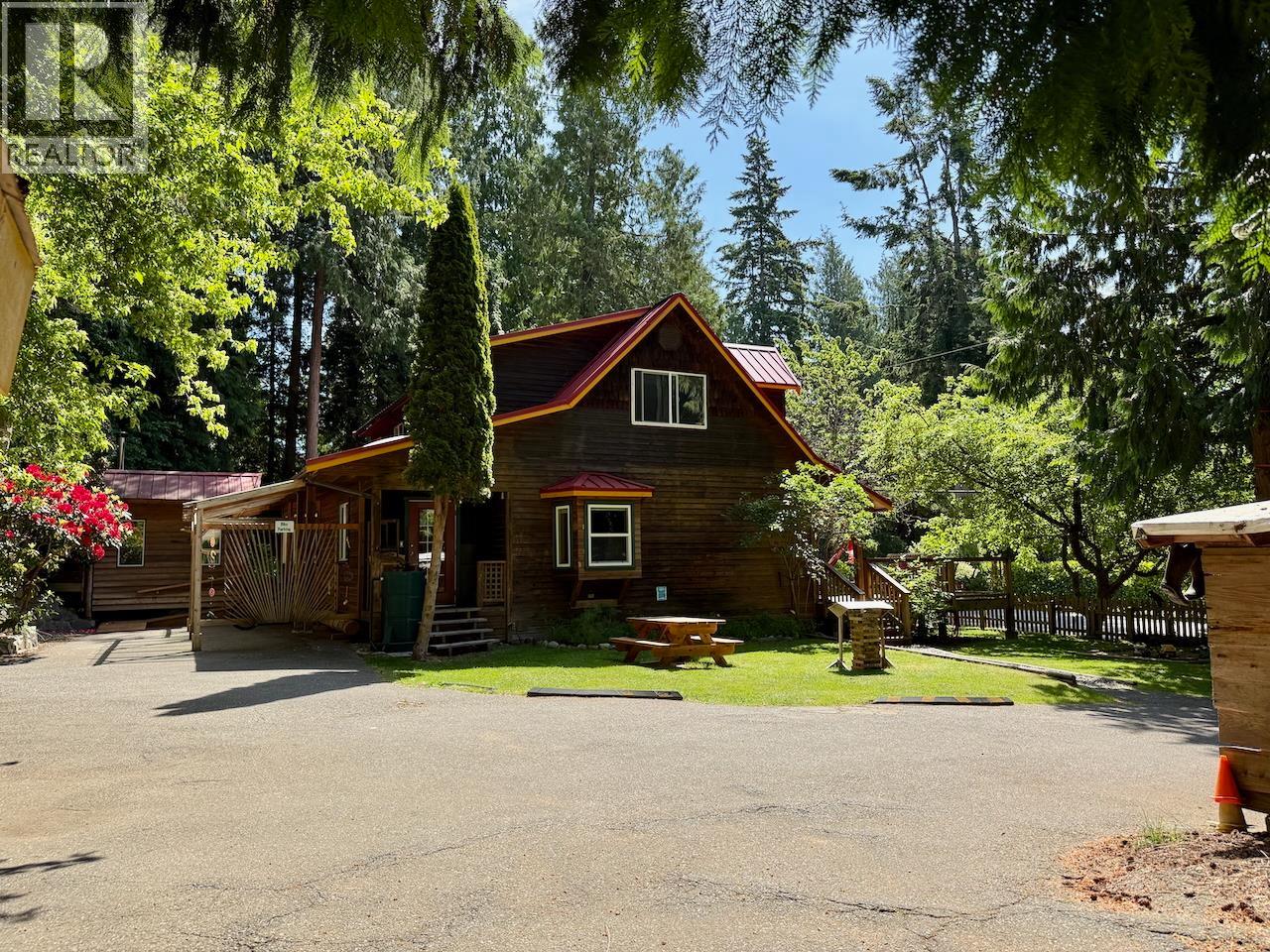 1261 Roberts Creek Road, Roberts Creek, British Columbia V0N 2W2 - Photo 20 - C8079065