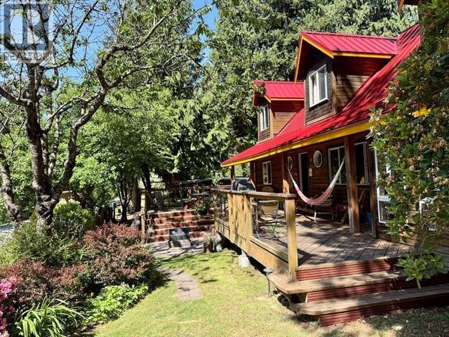 1261 Roberts Creek Road, Roberts Creek, British Columbia V0N 2W2 - Photo 4 - C8079065