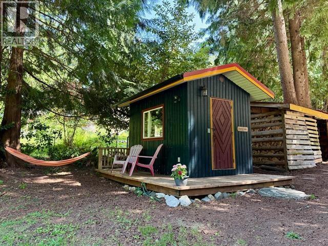 1261 Roberts Creek Road, Roberts Creek, British Columbia V0N 2W2 - Photo 6 - C8079065