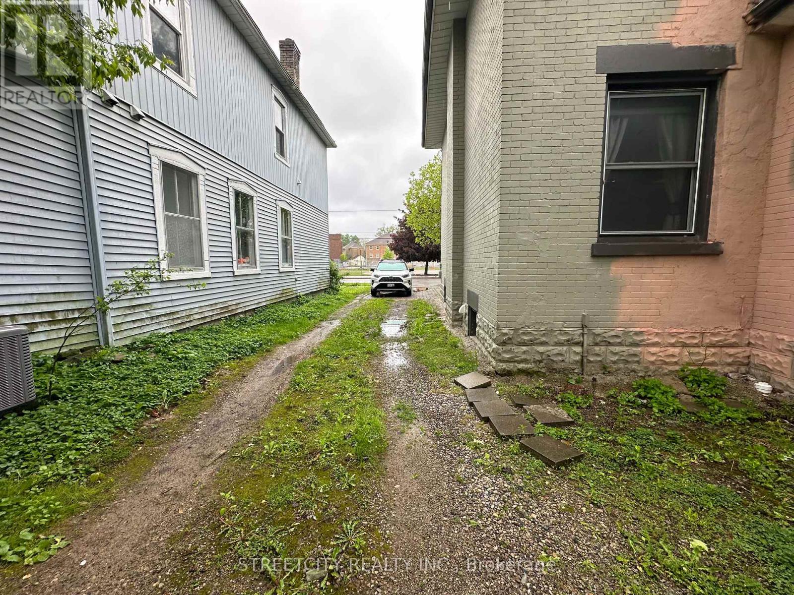Main Floor/ Upper Floor - 17 St. Andrew Street, London North, Ontario  N6H 1Z4 - Photo 29 - X13177356