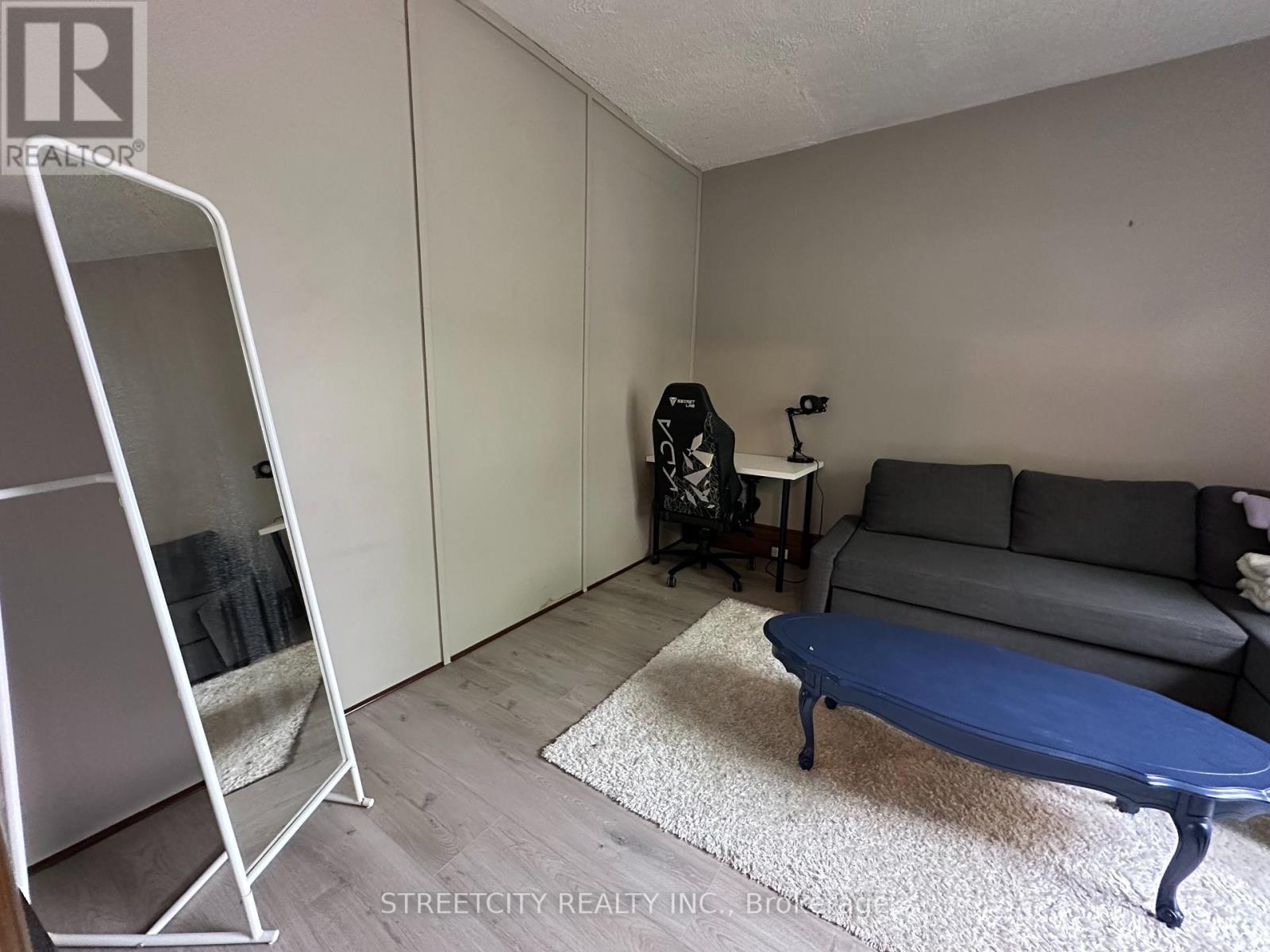 Main Floor/ Upper Floor - 17 St. Andrew Street, London North, Ontario  N6H 1Z4 - Photo 8 - X13177356