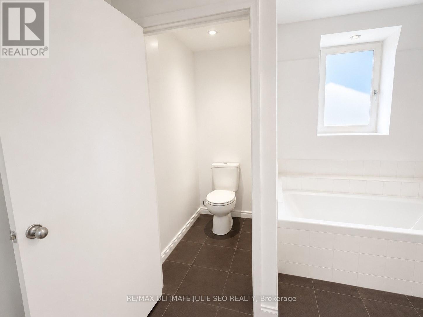 2nd & 3rd Floor - 702 Queen Street W, Toronto, Ontario  M6J 1E7 - Photo 15 - C13184276