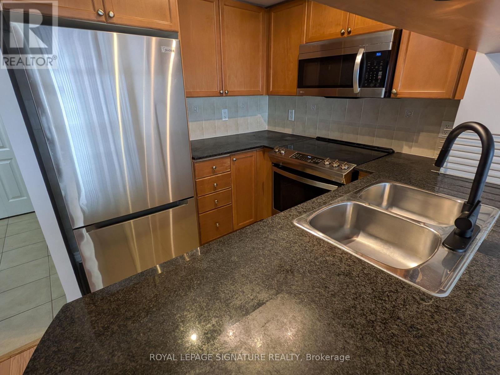 1812 - 4090 Living Arts Drive, Mississauga, Ontario  L5B 4M8 - Photo 2 - W13174310