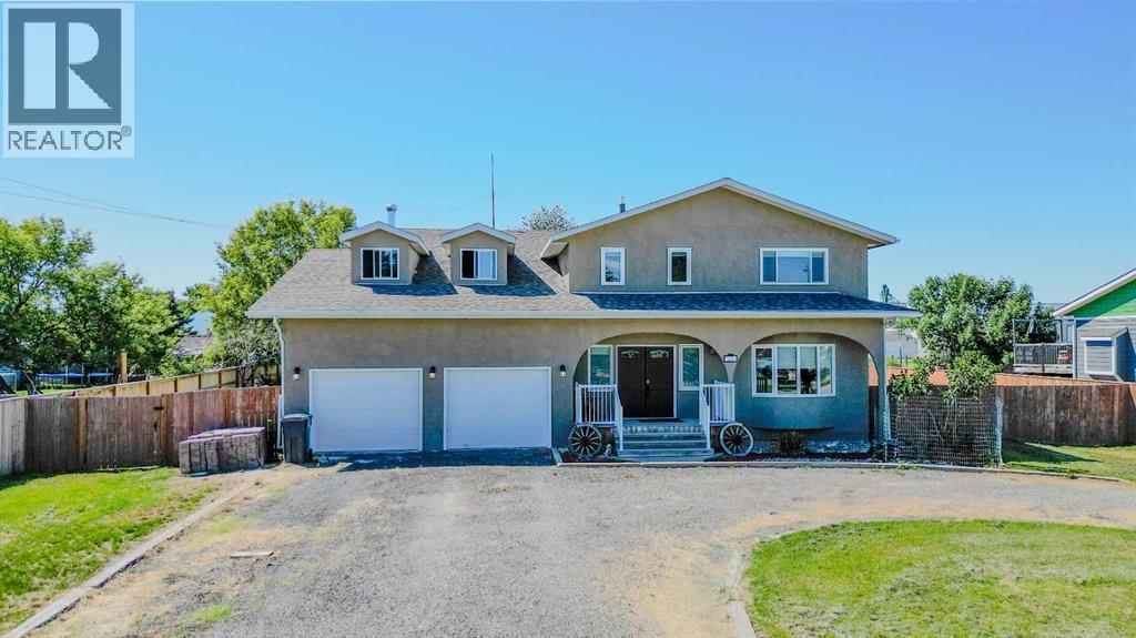 228 Centre Street, Magrath, Alberta  T0K 1J0 - Photo 1 - A2248660