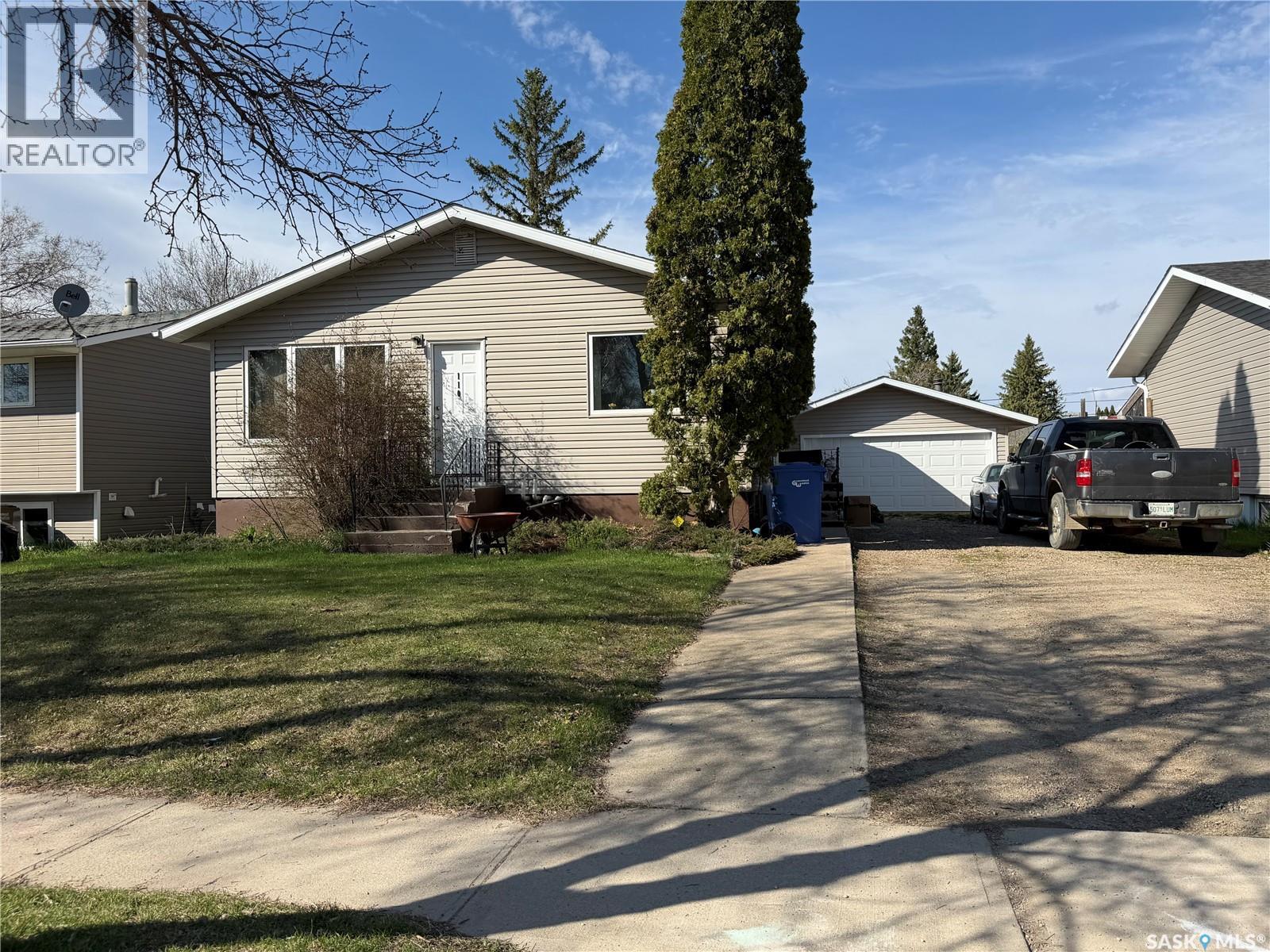 110 Hatton Avenue E, Melfort, Saskatchewan  S0E 1A0 - Photo 1 - SK030774