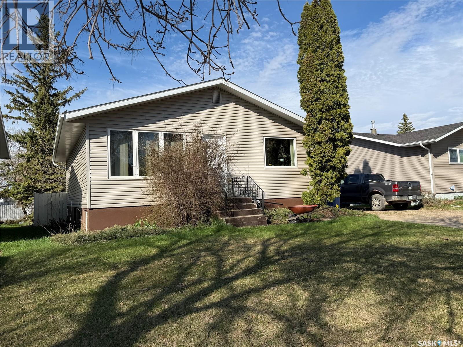 110 Hatton Avenue E, Melfort, Saskatchewan  S0E 1A0 - Photo 2 - SK030774