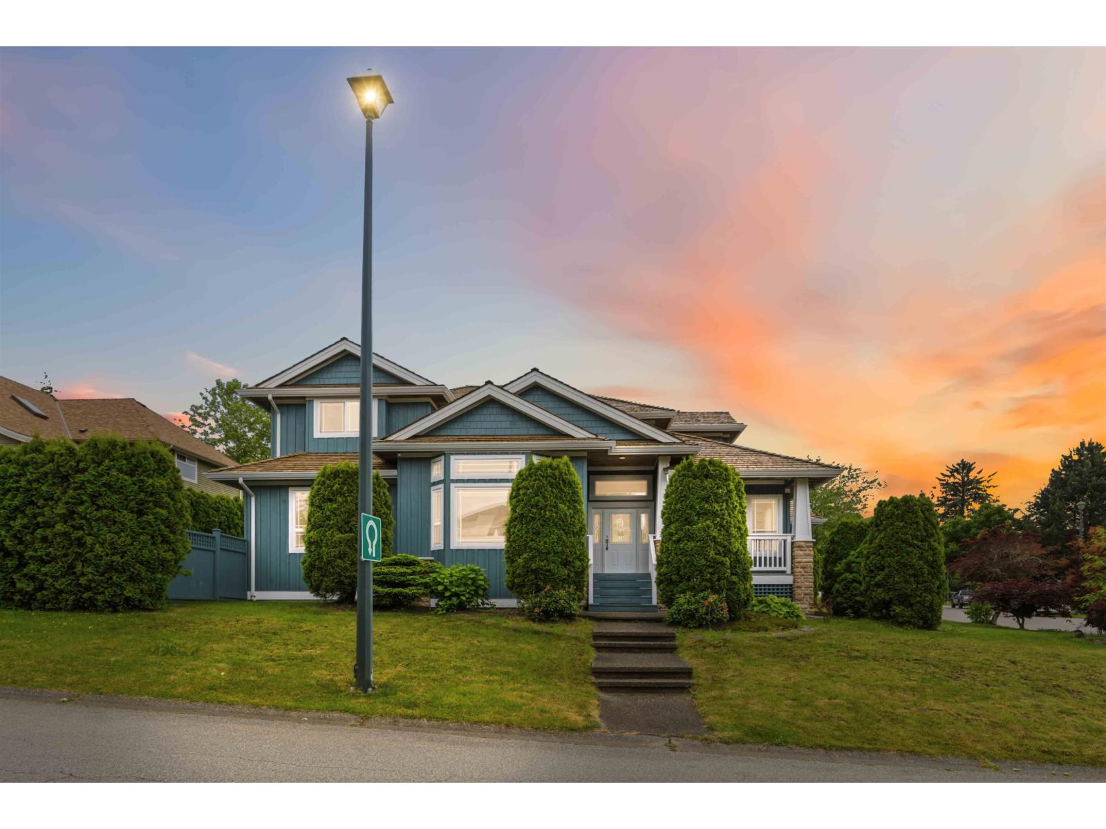 14708 31a Avenue, Surrey, British Columbia  V4P 3E8 - Photo 1 - R3128651