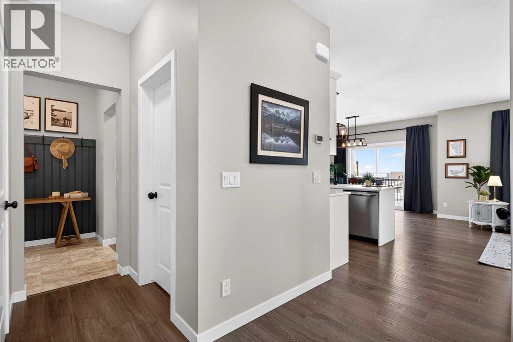 299 Hillcrest Heights SW, Airdrie, Alberta  T4B 3Z2 - Photo 6 - A2306375