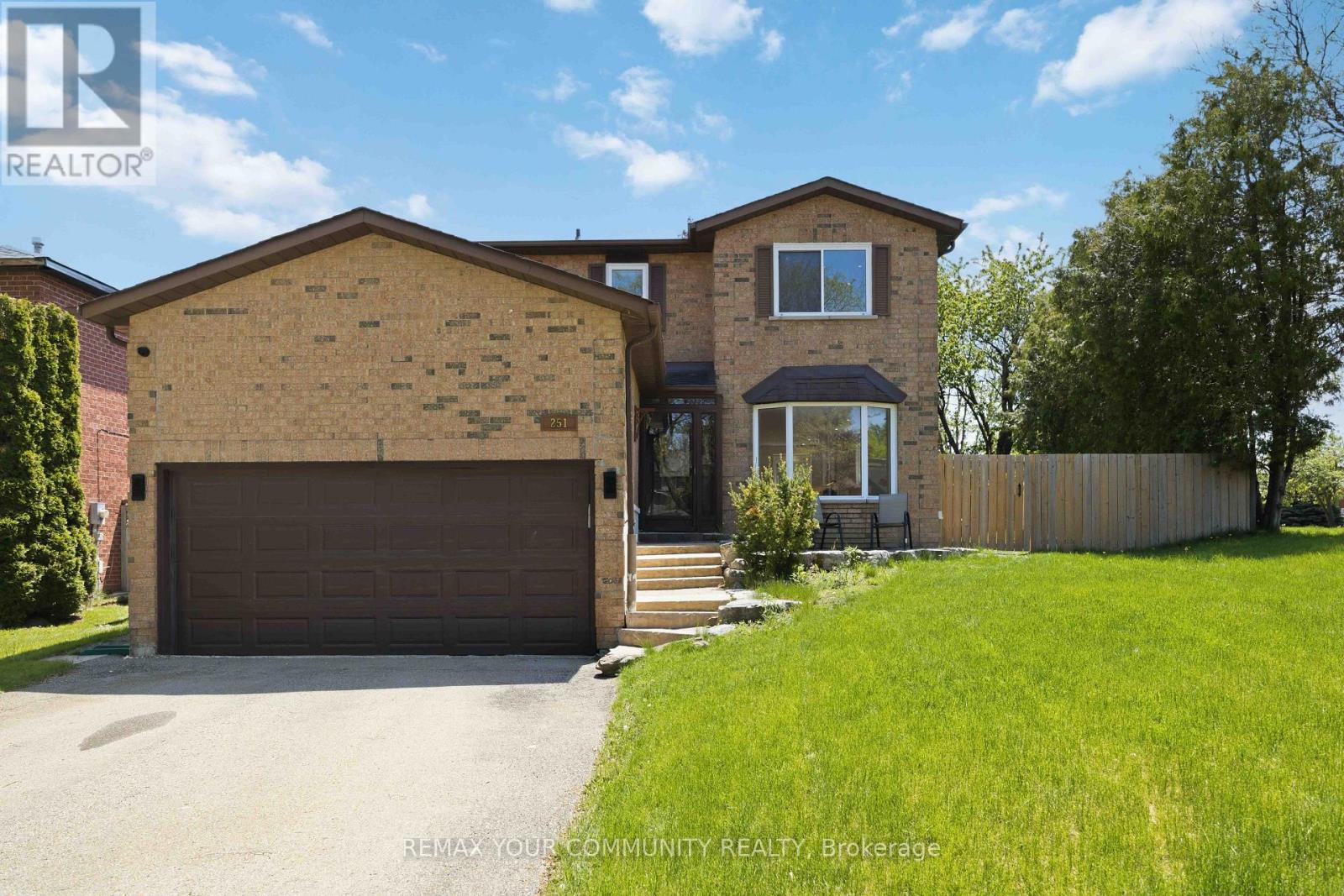 251 Osmond Crescent, Newmarket, Ontario  L3Y 7L3 - Photo 2 - N13195864