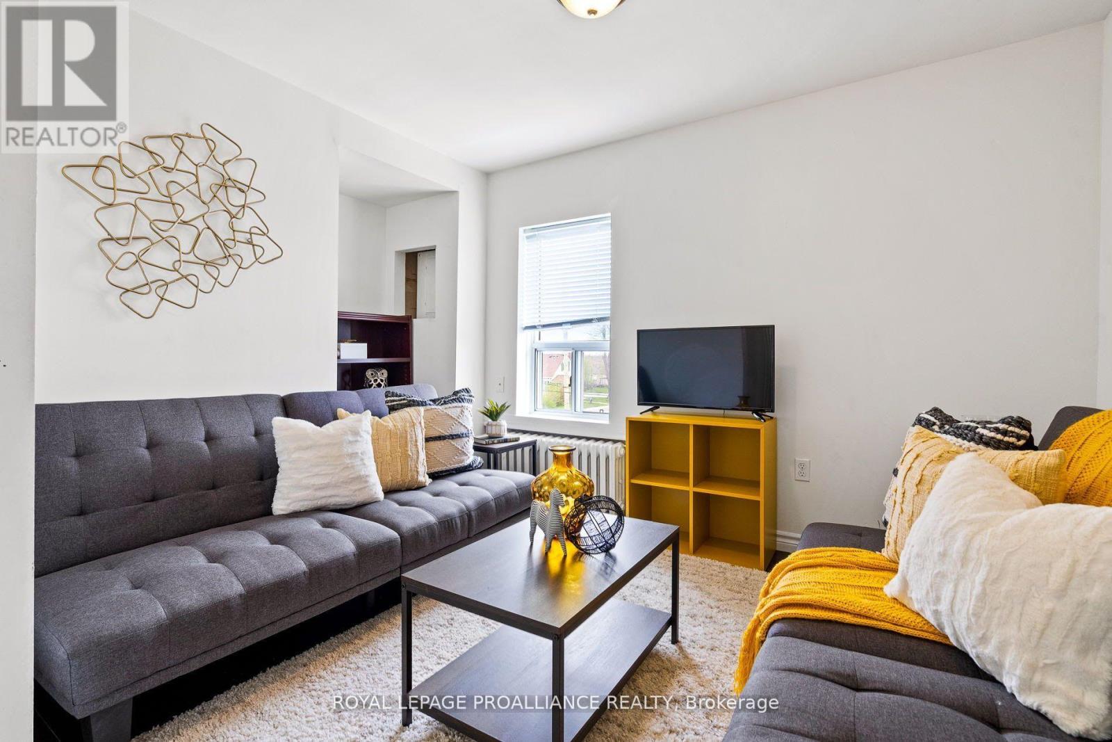 Upper - 5654 Desson Avenue, Niagara Falls, Ontario  L2G 3T2 - Photo 8 - X13197024