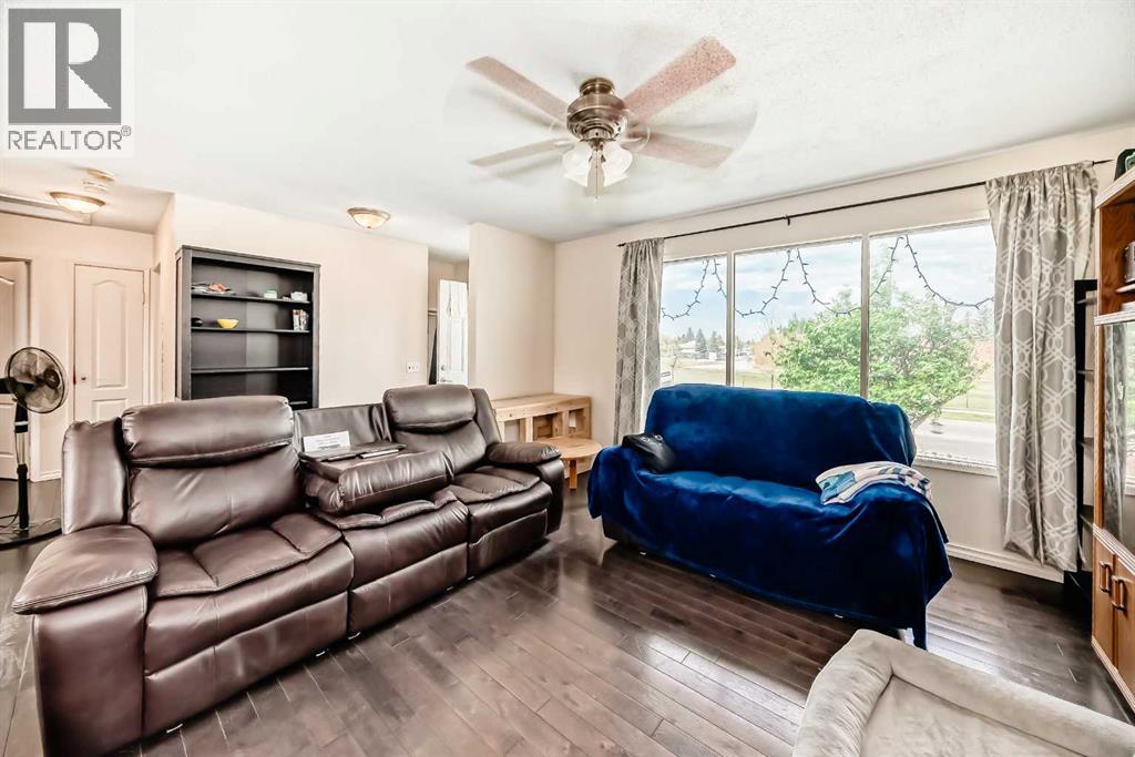 1308 Pensacola Way SE, Calgary, Alberta  T2A 2H2 - Photo 8 - A2311848
