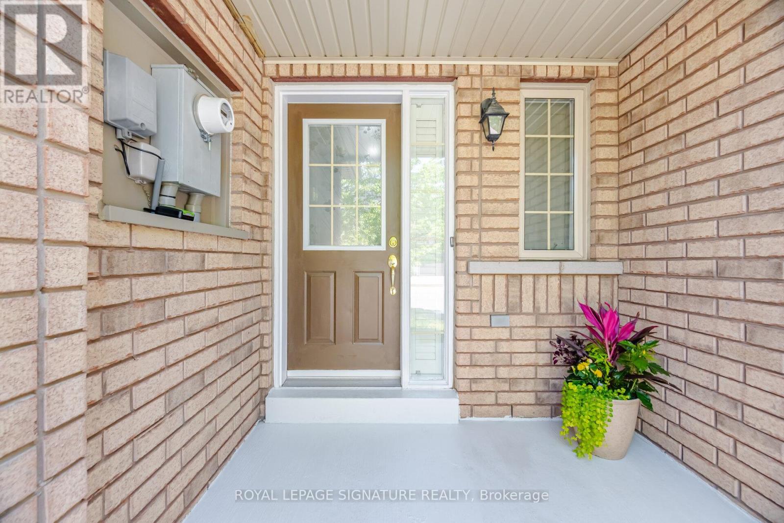 33 Bay Breeze Drive, Brampton, Ontario  L6R 0M1 - Photo 6 - W13195684