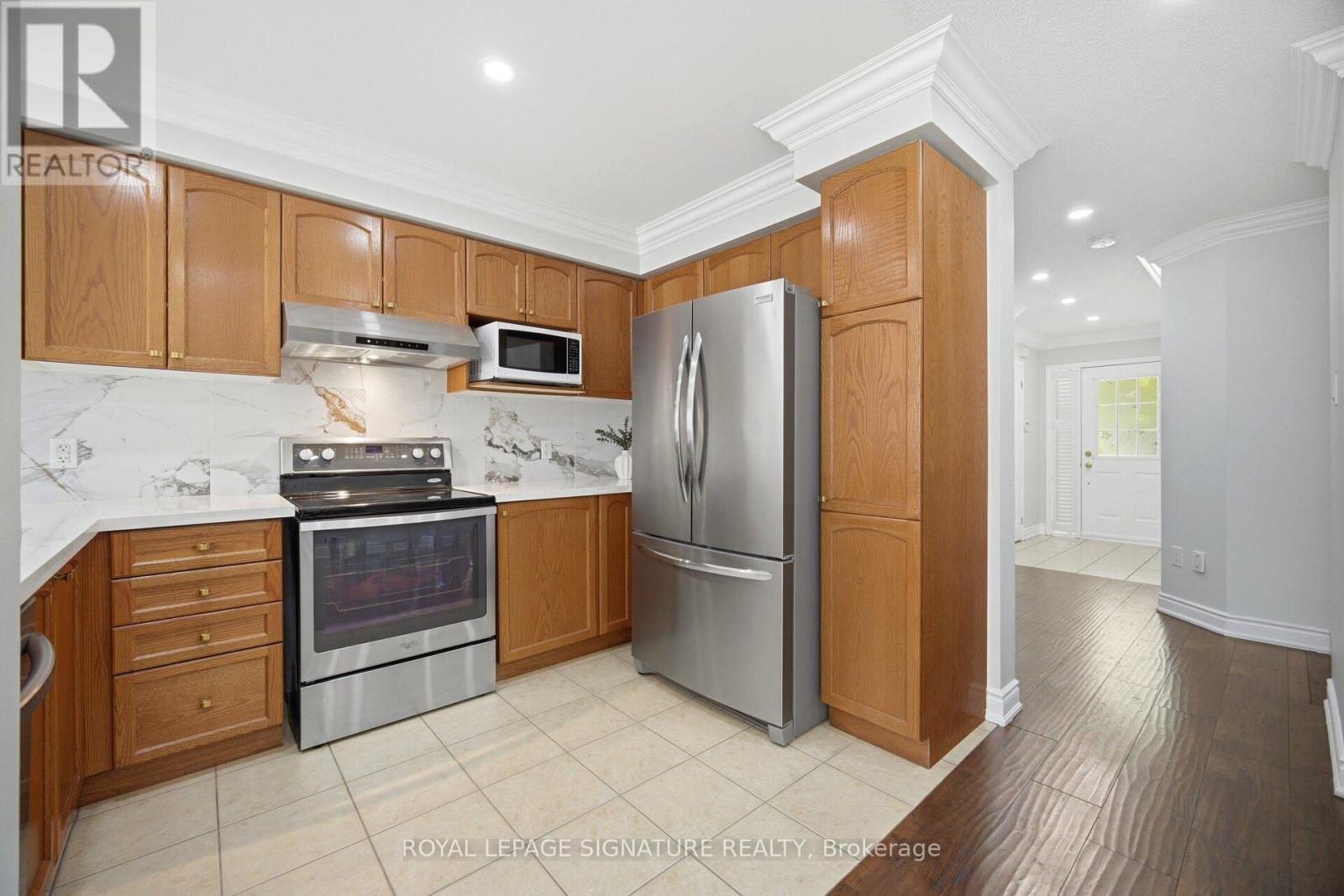 33 Bay Breeze Drive, Brampton, Ontario  L6R 0M1 - Photo 9 - W13195684
