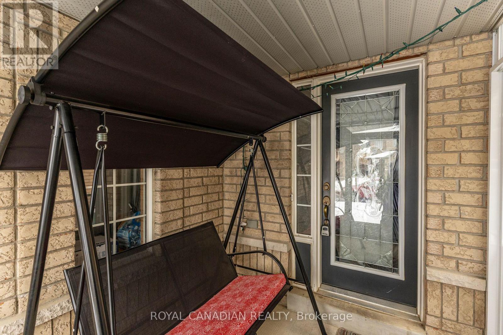 101 Crystalview Crescent, Brampton, Ontario  L6P 2S2 - Photo 3 - W13195876