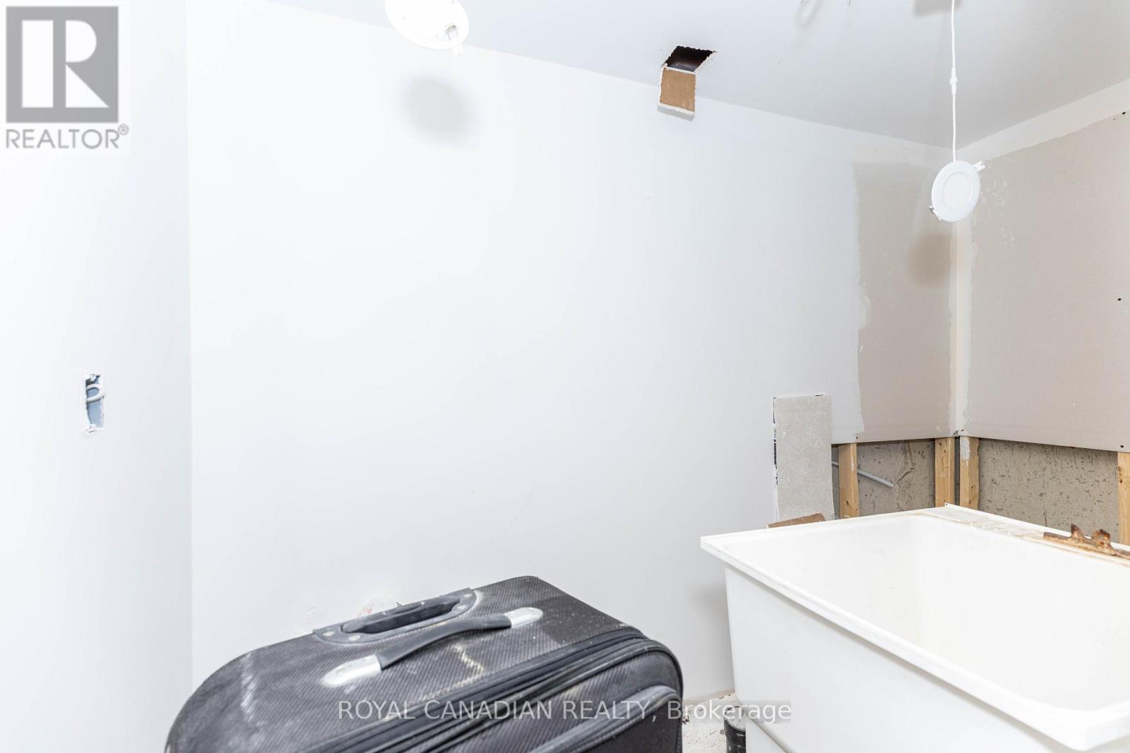 101 Crystalview Crescent, Brampton, Ontario  L6P 2S2 - Photo 40 - W13195876